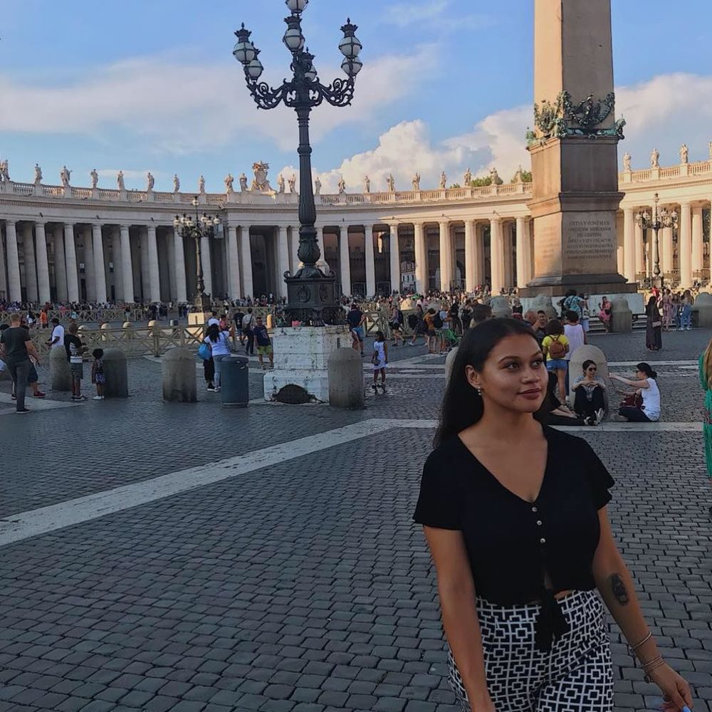 Meet your Posher, Jackeline